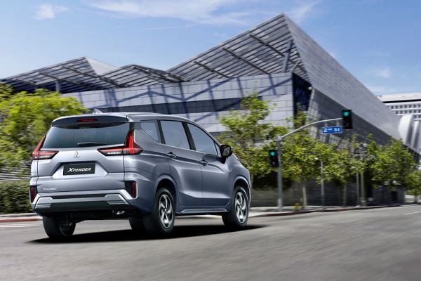 Кросс-минивэн с «автоматом» — за 3,15 млн рублей. Mitsubishi Xpander Cross c марта подешевел у подмосковного дилера на 250 тыс. рублей