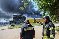 ВСУ ударили по торговому центру в Донецке. В момент взрыва в нем находилось 100 человек